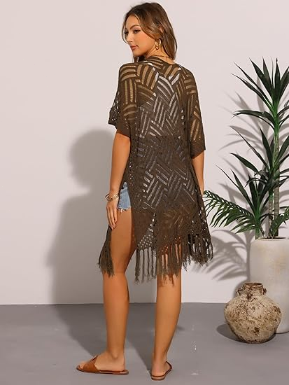🌸🦋🌼 OFFRE LIMITÉE 50% DE RÉDUCTION! Poncho/Pareo Bohème en Maille Ajourée pour Femme – Ouverture Devant avec Pompons et Franges, Tissu Léger, Idéal pour les Jours Ensoleillés, les Vacances et le Quotidien Chic ✨🎶