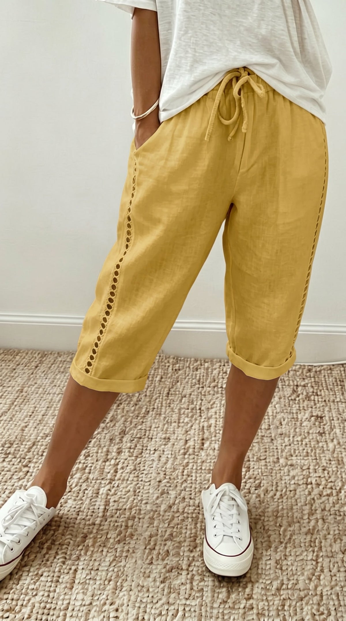 Pantalon d'été capri pour femme avec détails en dentelle