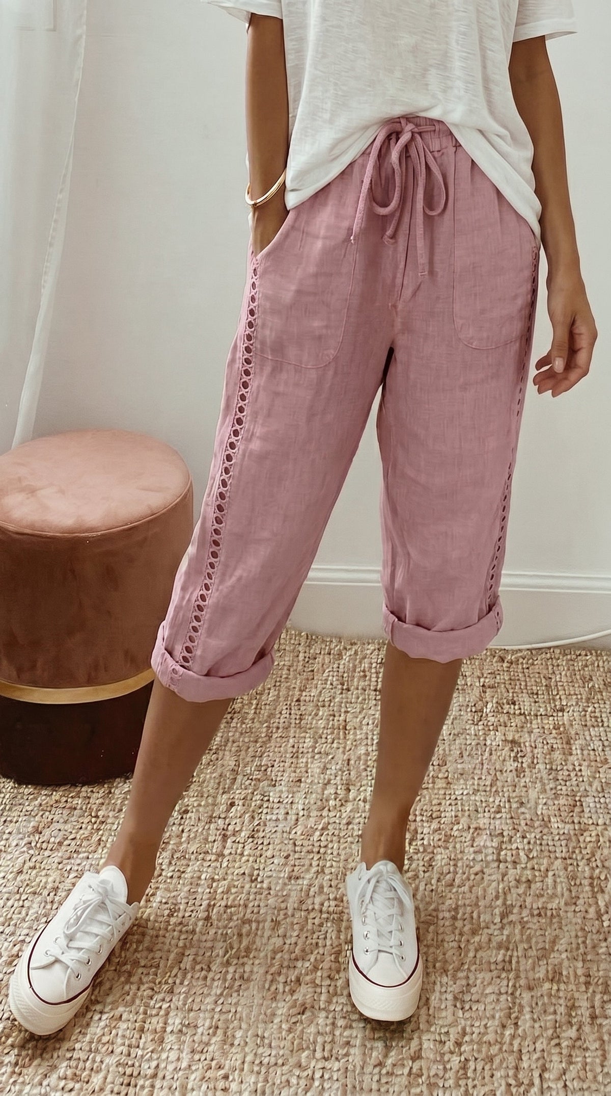 Pantalon d'été capri pour femme avec détails en dentelle