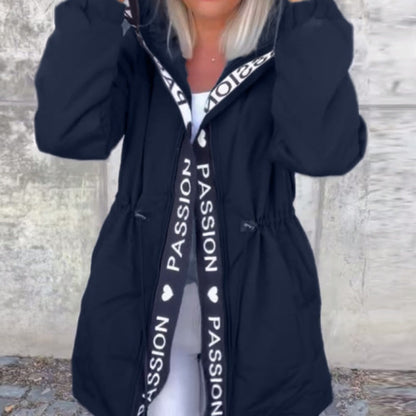 Manteau à capuche tendance pour femme avec cordon de serrage à la taille