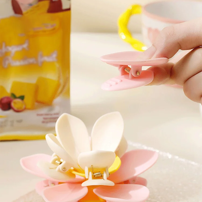 Pince magnétique pour aliments en forme de lotus et aimant pour réfrigérateur
