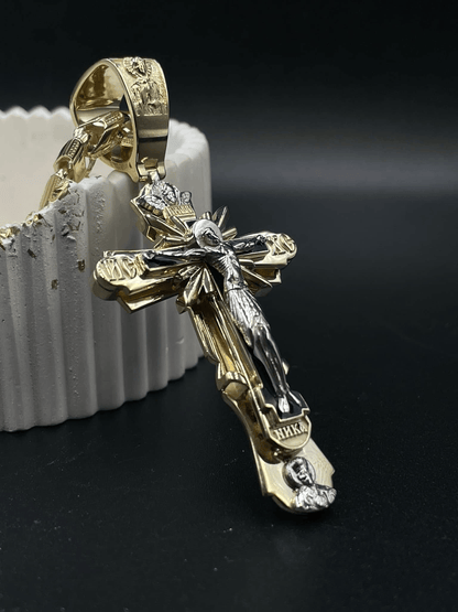 ✝️Pendentif Saint Jésus Béni - Design Élégant en Acier Inoxydable, Symbole de Foi et de Protection, Idéal pour Cadeau📿✨
