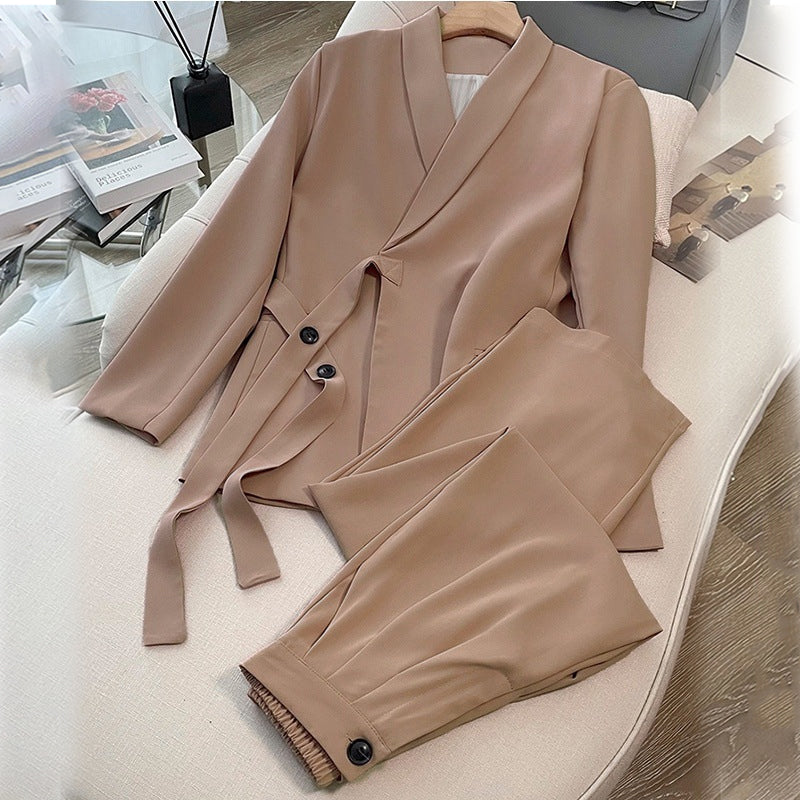Ensemble 2 pièces formel pour femme : blazer noué sur le devant et pantalon à jambes larges