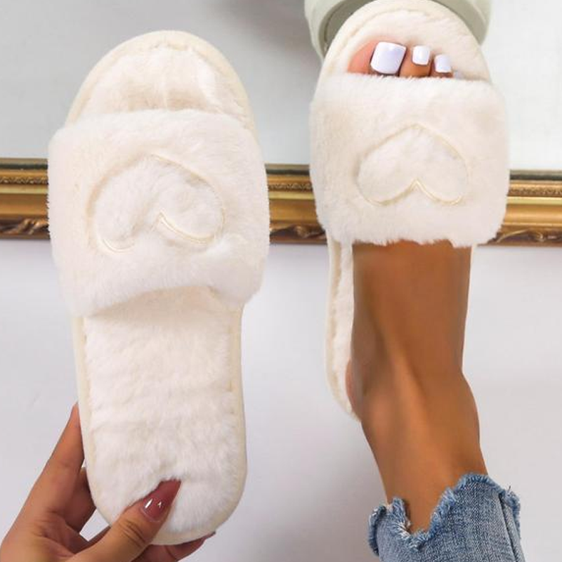 Chaussons d'intérieur en peluche avec motif cœur