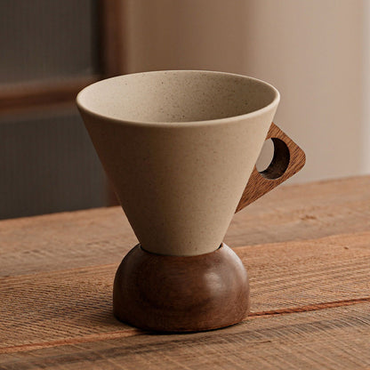 Tasse à café vintage avec anse en bois et soucoupe