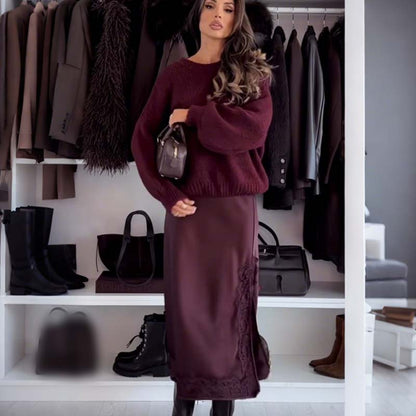 Ensemble 2 pièces pour femme comprenant un pull et une robe nuisette à bordures en dentelle