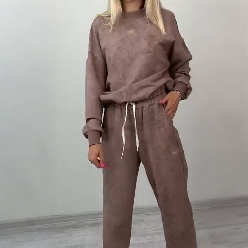 Ensemble 2 pièces pour femme comprenant un pull chaud et un pantalon