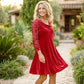 Robe élégante à manches pailletées et encolure drapée pour femme