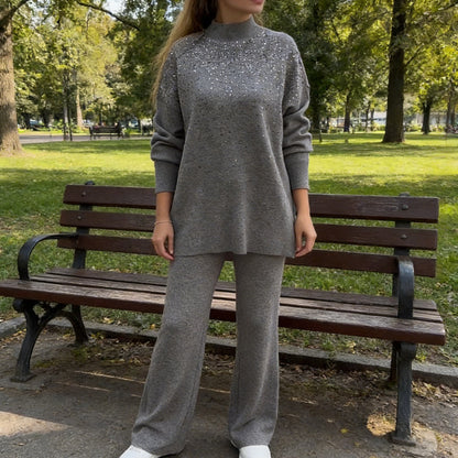 Ensemble pull et pantalon en tricot orné de strass