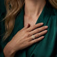 Bague élégante avec emblème de la Vierge Marie