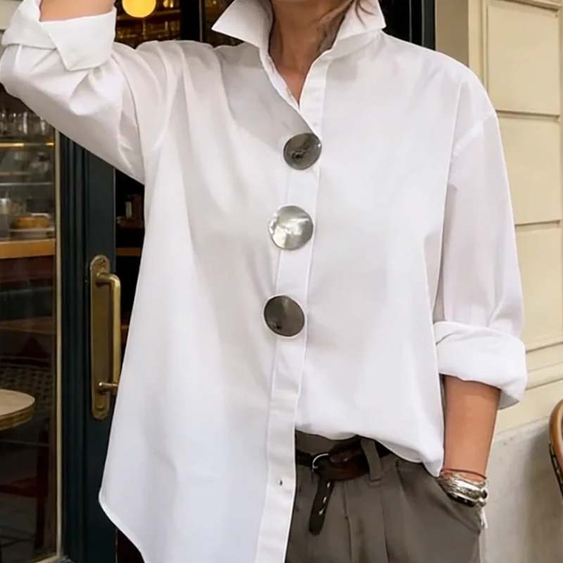 💎 58% DE RÉDUCTION – TEMPS LIMITÉ ! 💎 Chemise Oversize pour Femme avec Boutons Décoratifs – Col Montant, Ourlet Courbé & Polyester Anti-Froissement 👚✨
