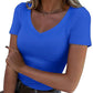 T-shirt basique à col en V et coupe ajustée pour femmes