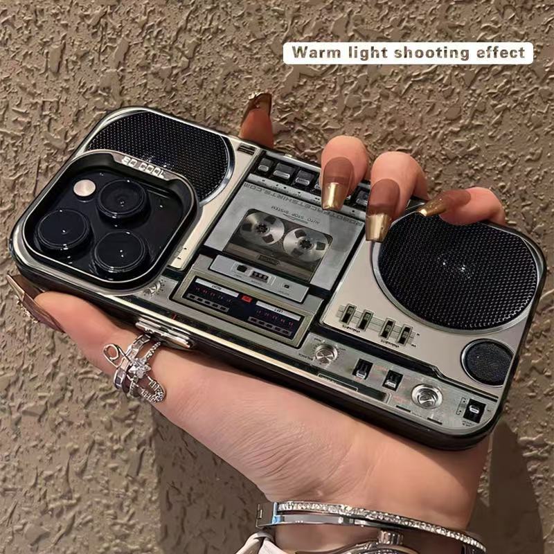 📼✨ PROMO FLASH 50% ! Coque Téléphone Style Boombox Rétro – Design Cassette Vintage Années 80, Matériau TPU Durable, Protection 3D, Boutons Accès Complet 📱