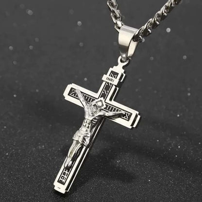 📢📢50 % DE RÉDUCTION !! ⏰Collier croix : une élégance délicate et intemporelle